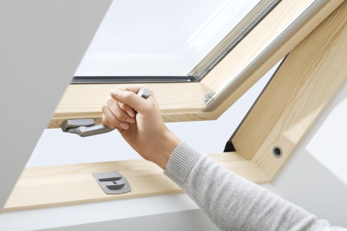 Velux en bois rotation GGL UK04 134x98cm 3070 pièce